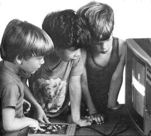 boys-watching-computer-game-b-and-w boys-watching-computer-game-b-and-w